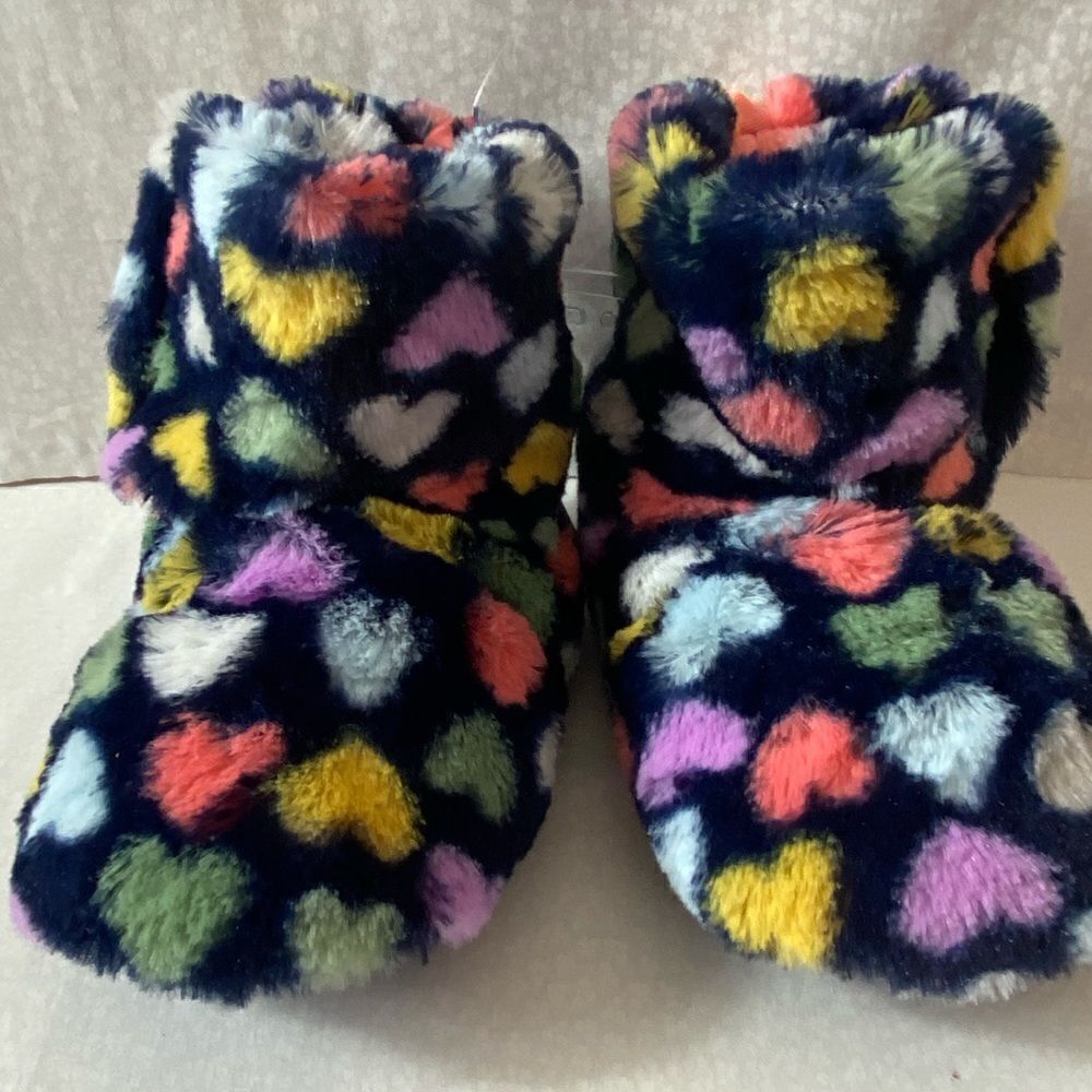 Carter’s Girls Jette Faux Fur Slippers with Heart Pattern